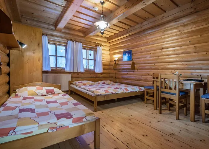 Uhorcik بيت خشبي *